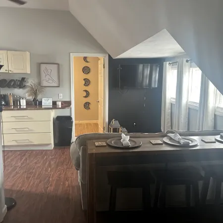 Cozy and Modern Suite