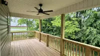 Downtown Liberty’s New Modern Cozy 4 Bed Townhome