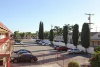 Valley Hotel - parking