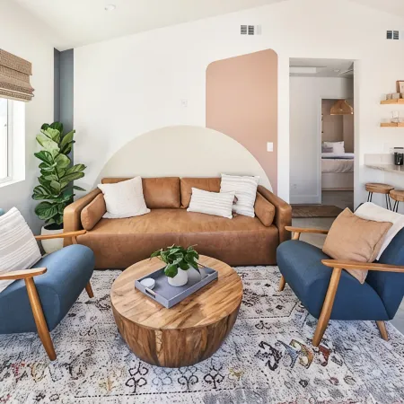 Private Guest House with Full Kitchen, 30 minutes to L.A Beach