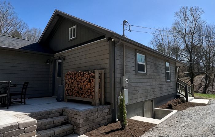 Fully Renovated Cottage - Minutes from Appalachian Trail & Carvins Cove