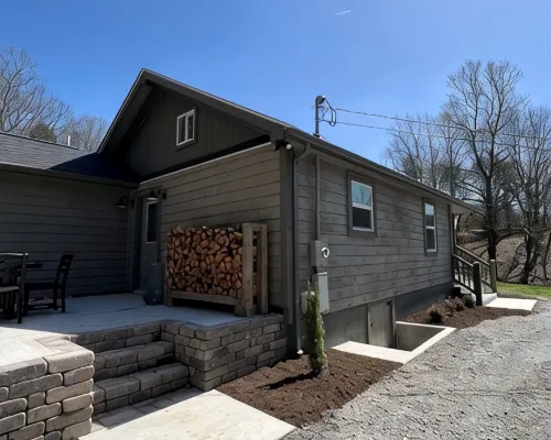Fully Renovated Cottage - Minutes from Appalachian Trail & Carvins Cove Hotels in Catawba
