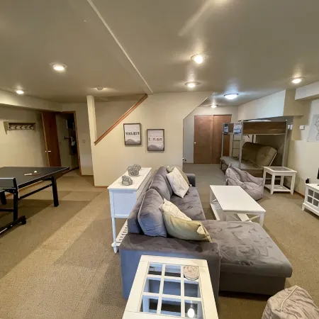 Luxurious Cabin Style Lake House walking distance to Lake Cushman