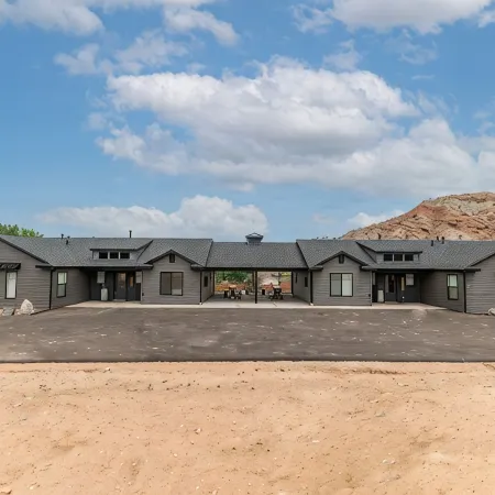 BLACK SHEEP INN Newly Constructed Hampshire #3 of 4 Units