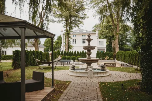 Langhaus Rechts mit Eigener Terrasse auf dem Gelände vom Henriettenhof