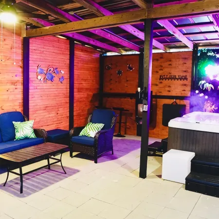 Paradise Escape: Jacuzzi, Fire Pit, Game Room