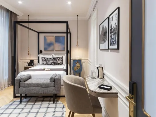 The Alest Hotel - 2-Star