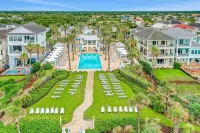 Elegant Waterfront Condo With Central AC, Balcony, and Shared Pools & hot Tubs