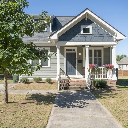 Fam/Biz-Friendly 3BD w/ Fire pit & BBQ - Downtown