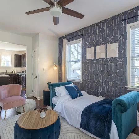 Fam/Biz-Friendly 3BD w/ Fire pit & BBQ - Downtown