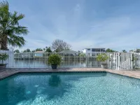 The Blue Heron- Waterfront-Gulf Access-Dock-Pool-Kayaks Hotels in Hernando Beach