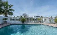 The Blue Heron- Waterfront-Gulf Access-Dock-Pool-Kayaks
