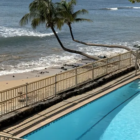 50 Steps to the Ocean!  Great Maui Location!