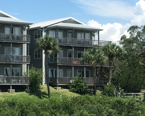 Seahorse Landing Hotels in Cedar Key