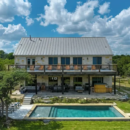 The Point Serene Hill Country Views with Pool & Hot Tub