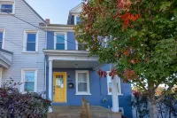 Modern Downtown Lancaster Apt – Walk to Train & Amtrak