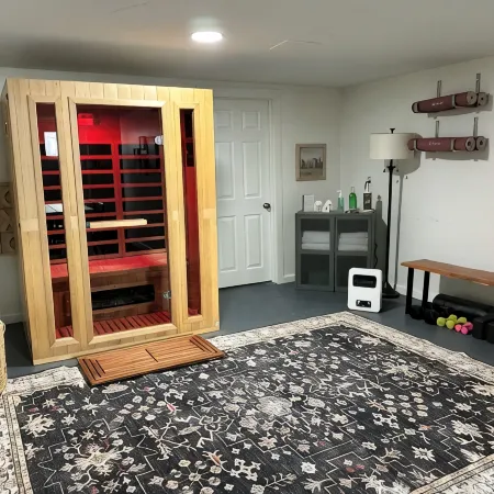 Detox & Hike: Waterfront Oasis with Infrared Sauna & Shawangunk Mountains