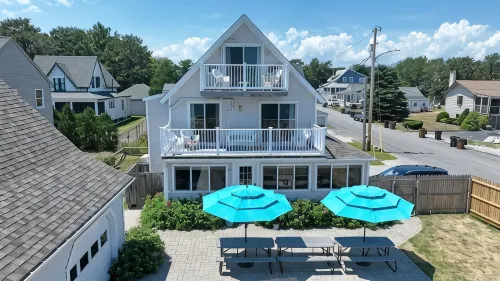 Direct Oceanfront/Beachfront Home in Saco, ME. Family Retreat sleeps 19 