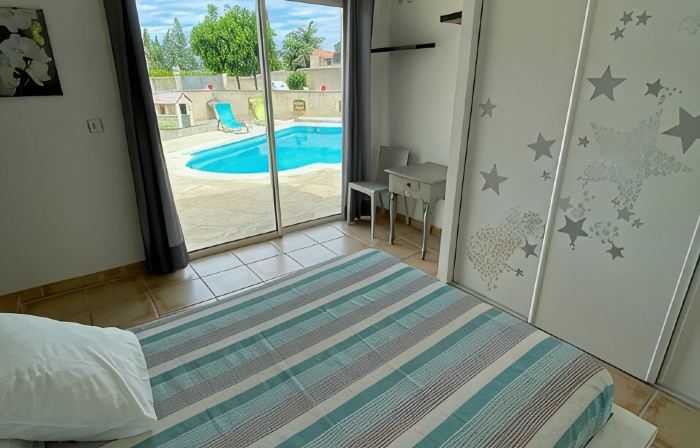 House with Swimming Pool Near Vaison-la-Romaine