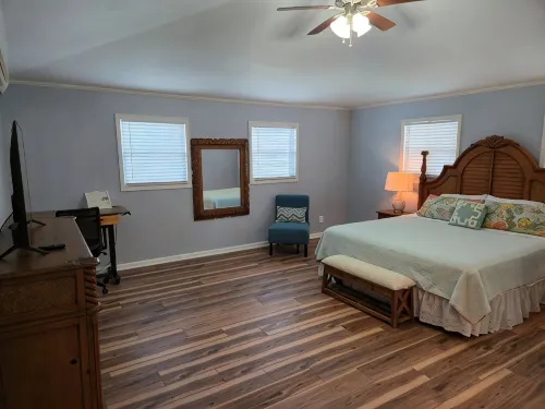 Relax and recharge in this 1 Bedroom Apartment near the heart of Cleveland