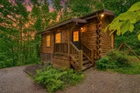 Cozy Retreat - 8 Minutes to Top Trails -Hot Tub + Firepit - con encanto