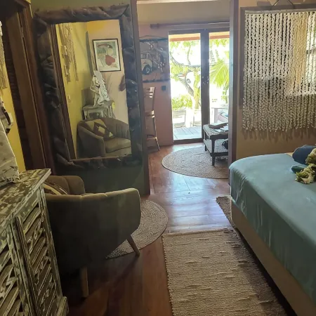 Tehinavai Bungalow: Oceanfront, Sandy and Coral Beach, Whale-Watching, Moorea
