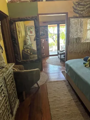 Tehinavai Bungalow: Oceanfront, Sandy and Coral Beach, Whale-Watching, Moorea - Bungalows