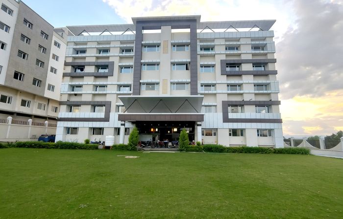 The Sky Imperial- Hotel Gopal Darshan