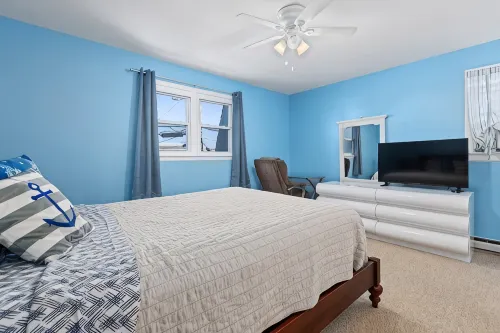 Couples retreat + Pets OK! Center of Town: Unit #2