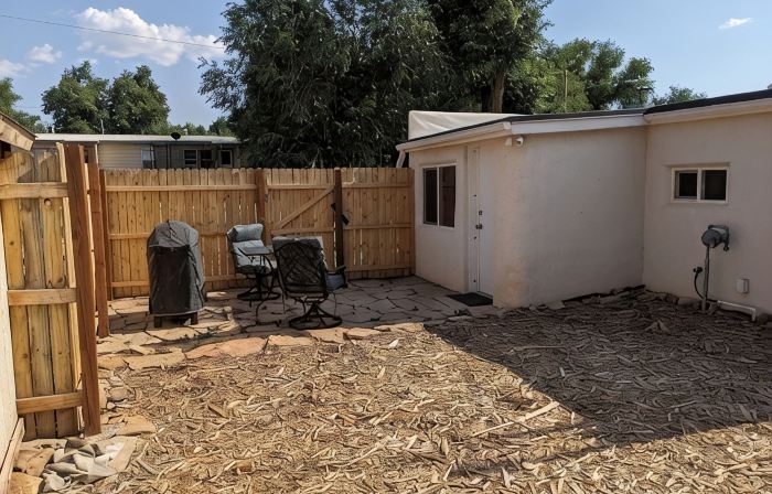 Stylish Adobe house, private yard & parking in downtown Cortez