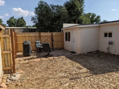Stylish Adobe house, private yard & parking in downtown Cortez