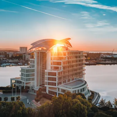 voco ST. DAVID'S CARDIFF by IHG Отели рядом с достопримечательностью «Кардифф - центр города»