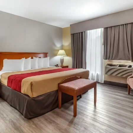Econo Lodge & Suites Southern Pines
