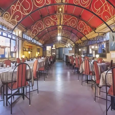 Hotel Adarsha Palace