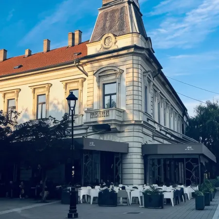 Hotel Grand Hedonist