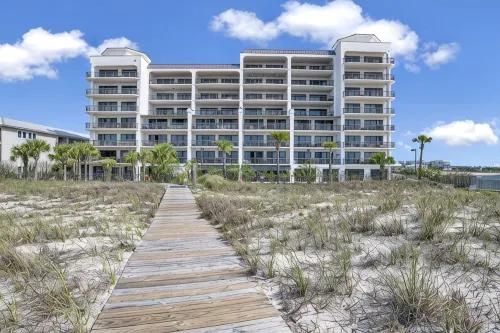 Luxury 4BD/4.5BA Beachfront Condo with Panoramic Views! - Jacuzzi