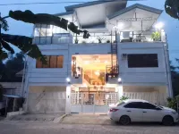 Luna Oslob Travellers Inn