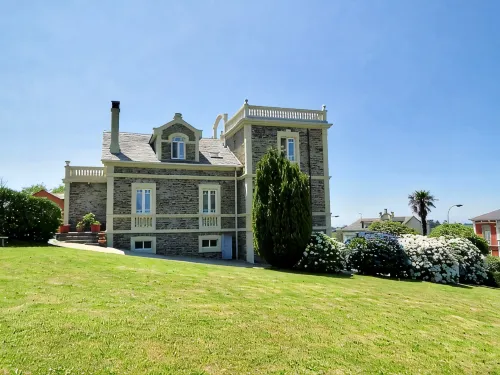 Indiana Colonial Style House Villa Auristela