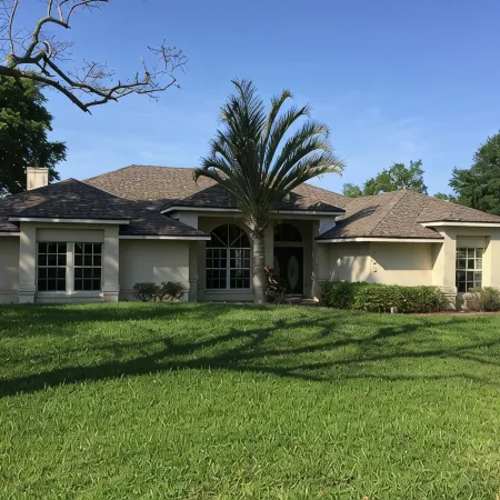 Relax at Southern Exposure in Auburndale with a Pool & 76 Acre Private Lake.