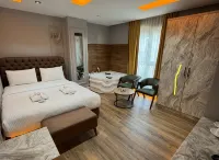 GreenWich Hotel - Water Park