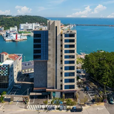 The Club Hotel Gijang Yeonhwari Hotels near Baegdusa Temple