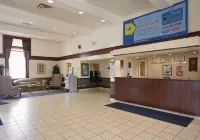 Travelodge by Wyndham Edmonton South - 2-Star