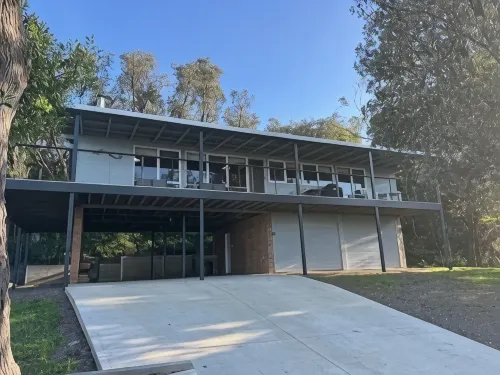 Perfect Waterfront Escape in Marlo | Balcony Views & Nature All Around - Wifi