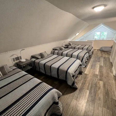Lakefront Escape close to Clemson and Seneca