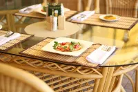 Emerald Hotel - breakfast