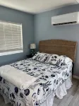 Romantic Getaway, #302, 2 min walk to the beach. - 4-Star