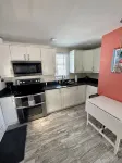 Casita Steps from Beautiful Tampa Bay, Relaxing Pool, Kayaks, Beach Gear - Condos