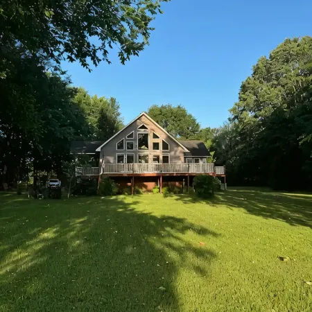 Relax & enjoy the river view, 5 min to Huntsville