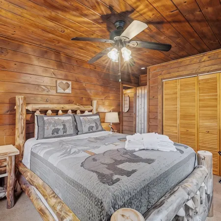 Cozy Blue Ridge Cabin: Mountain Views, Hot Tub, and Minutes from Downtown