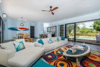 3 BDR Beach House with Pool, sleeps 8 - Homestays
